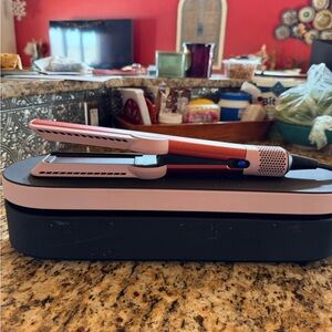 Limited edition Dyson air straight